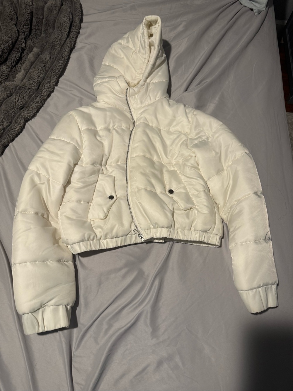Forever 21 Ivory Cropped Hooded Puffer Jacket